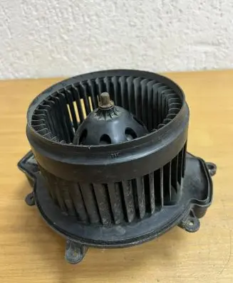 Mercedes-Benz C W202 Air conditioning (A/C) fan (condenser) D8297