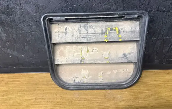 Volvo S80 Quarter panel pressure vent 9171248