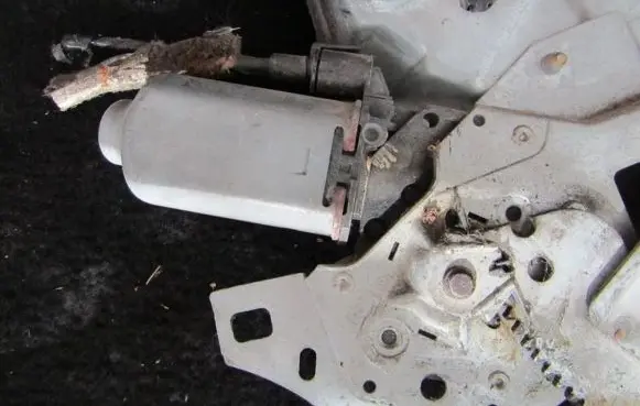 Renault Laguna I Front door window regulator motor