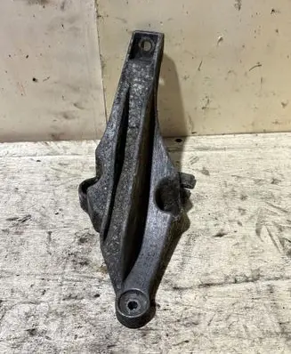 BMW 5 E39 Engine mounting bracket 1092425 22111092425