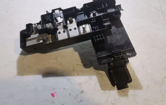 Volvo XC90 Fuse module 19370000001 E02299800
