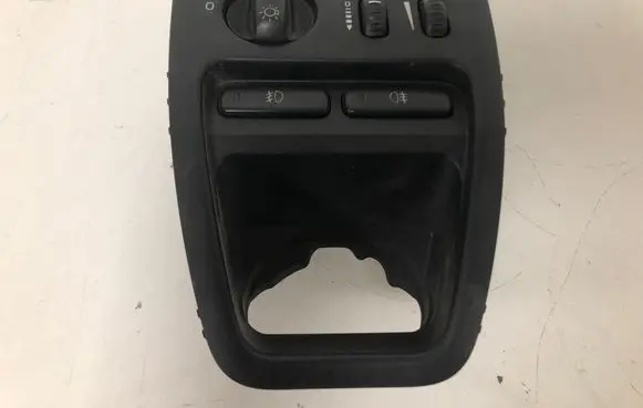 Volvo XC90 Light switch 8685452