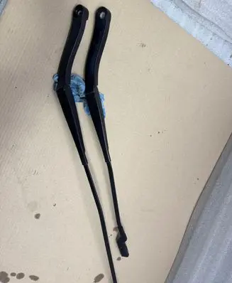 Renault Trafic III (X82) Front wiper blade arm 97036203