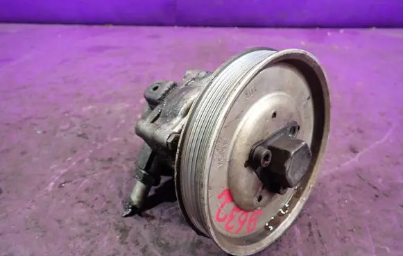 Audi A6 S6 C4 4A Power steering pump