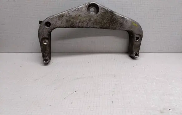 Saab 9-5 Engine mounting bracket 5235528