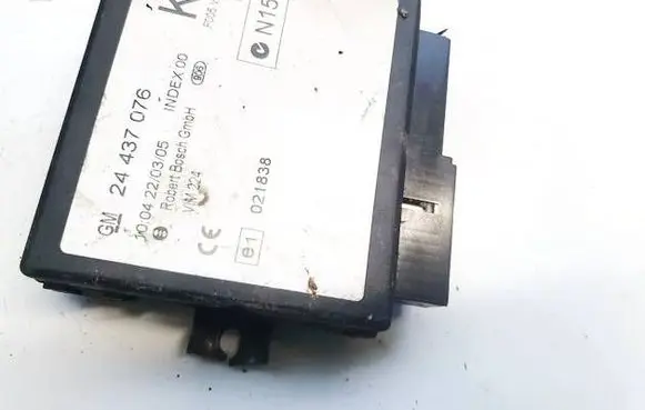 Opel Zafira A Comfort/convenience module 24437076 f005v00155