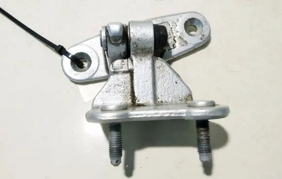 Mercedes-Benz C AMG W204 Rear door lower hinge 0712