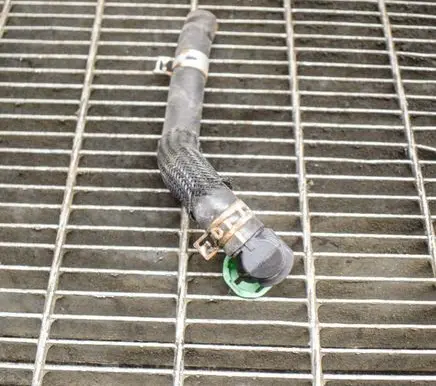 Toyota Prius (XW30) Engine coolant pipe/hose