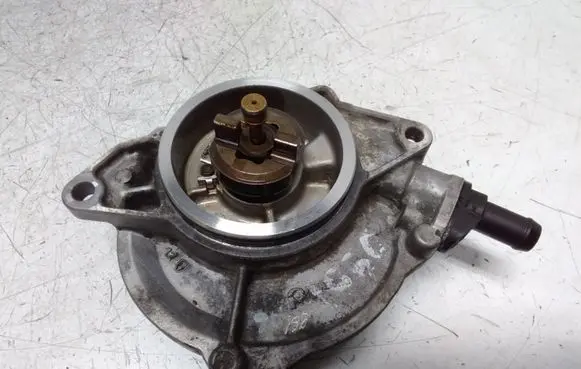 Audi A6 S6 C6 4F Vacuum pump