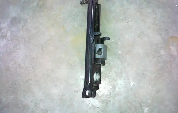Opel Astra J Seat belt height adjuster 