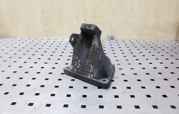 Audi A6 S6 C5 4B Engine mounting bracket 4B0199308
