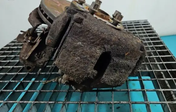 Front brake caliper