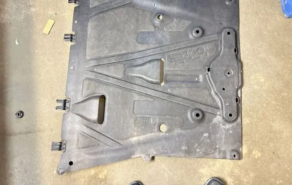 Nissan Juke II F16 Engine splash shield/under tray 758904300R