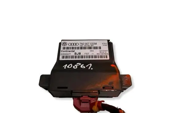 Volkswagen Golf VI Gateway control module 1K0907951 7N0907530M