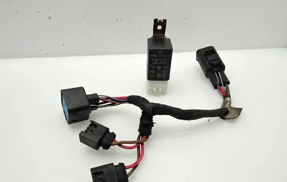 Mercedes-Benz Vito Viano W639 Coolant fan relay A0025424419 A0005405624 899258000