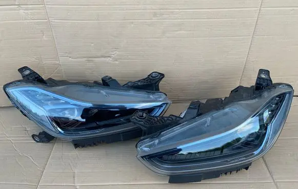Maserati Ghibli Headlights/headlamps set 670106166 670106169