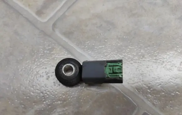 Detonation knock sensor