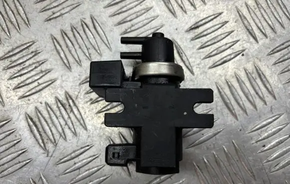 BMW 3 E46 Turbo solenoid valve 2247906 72279600