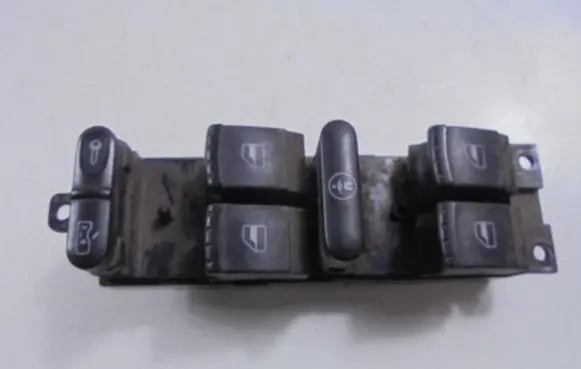 Skoda Octavia Mk1 (1U) Electric window control switch 1U0959857