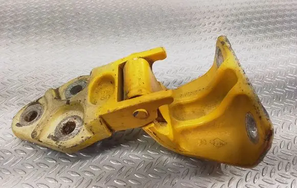 Iveco Daily 35 - 40.10 Rear door upper hinge 353526