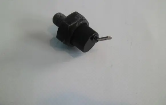 Volkswagen Jetta USA Oil pressure sensor 