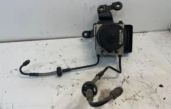 Volkswagen Golf IV ABS Pump 1C0907379