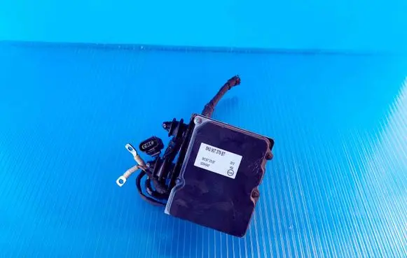Audi A4 S4 B8 8K ABS Pump 8K0907379