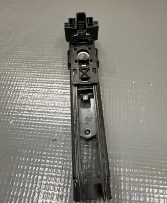 Mercedes-Benz S W223 Seat belt height adjuster A0008600388 19061810