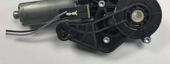 Mercedes-Benz C W203 Seat adjustment motor 0390203207