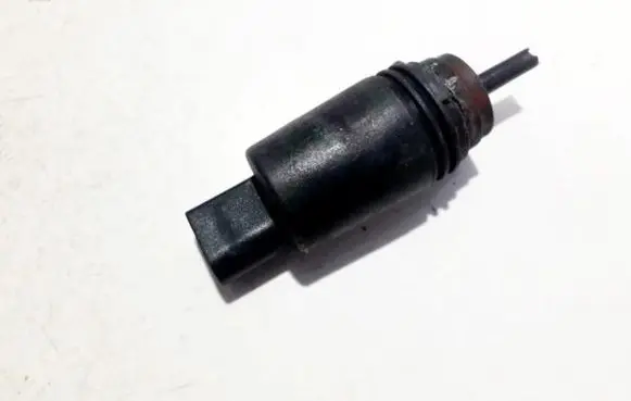 BMW 5 E39 Windscreen/windshield washer pump 67128377612 23557610