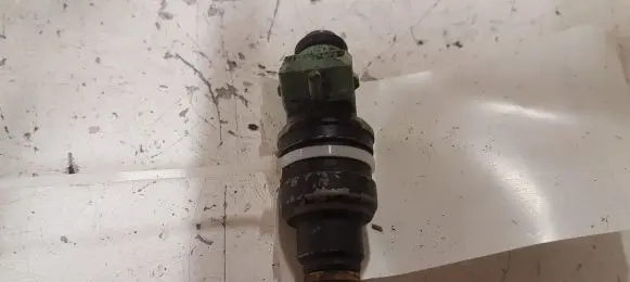 BMW 5 E39 Fuel injector 0280150415