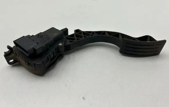 Volvo V50 Accelerator throttle pedal 4M519F836AH