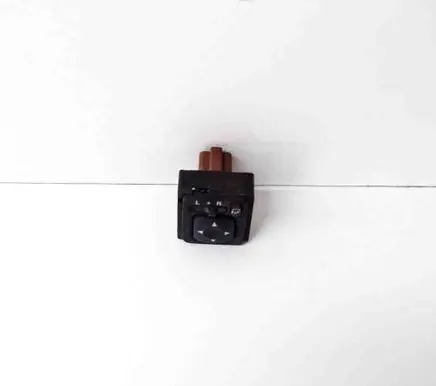 Mitsubishi Pajero Wing mirror switch 183569