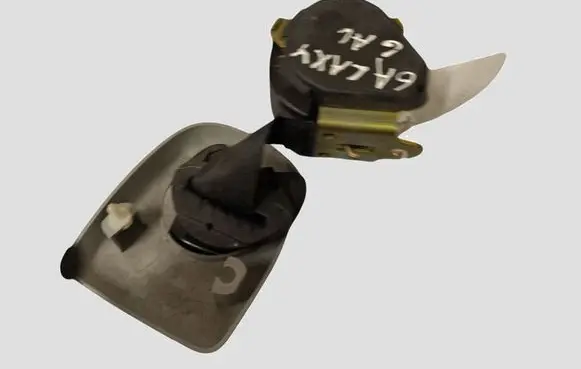 Ford Galaxy Middle seatbelt (rear)