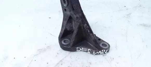 Jaguar XF X250 Engine mounting bracket R8S3A