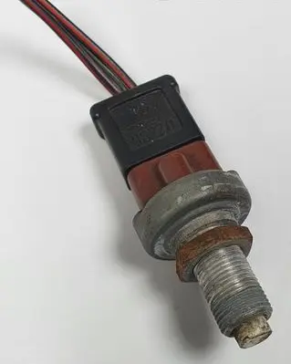 Mercedes-Benz COMPAKT W115 Brake pedal sensor switch 190130