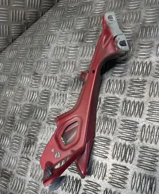 Fender mounting bracket