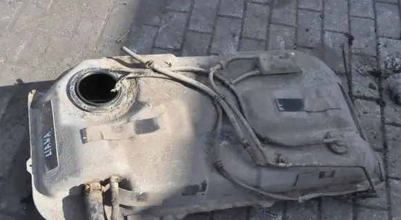 Suzuki Liana Fuel tank 