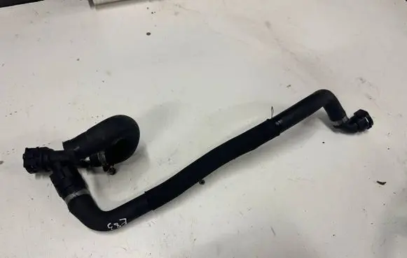 Coolant pipe/hose