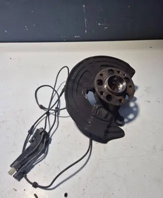 Mercedes-Benz B W246 W242 Front wheel hub