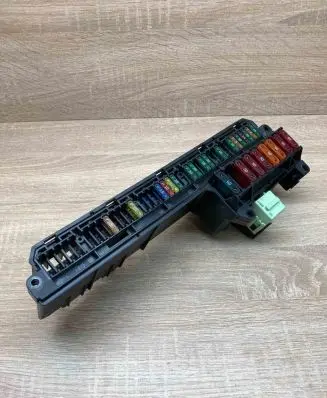 BMW 6 E63 E64 Fuse module 15613290