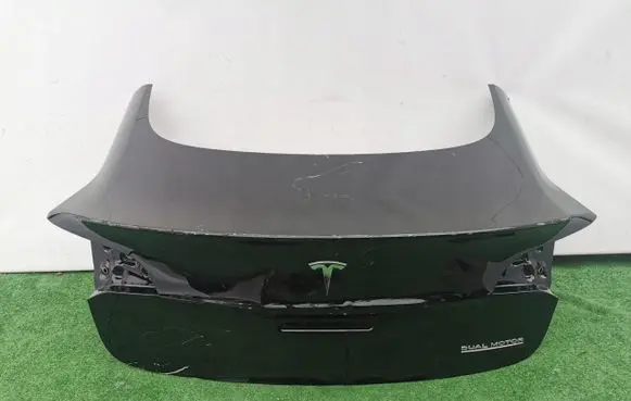 Tesla Model 3 Tailgate/trunk/boot lid
