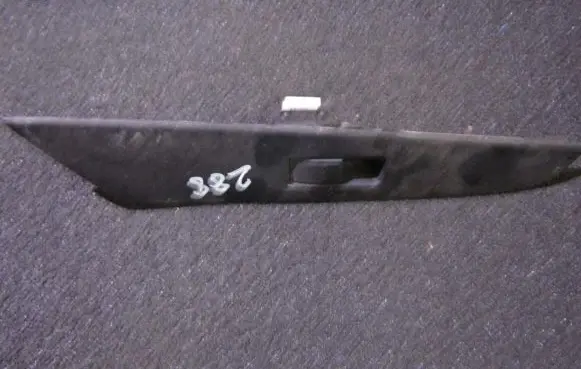 Mazda 3 I Electric window control switch 03123200 B32H66370