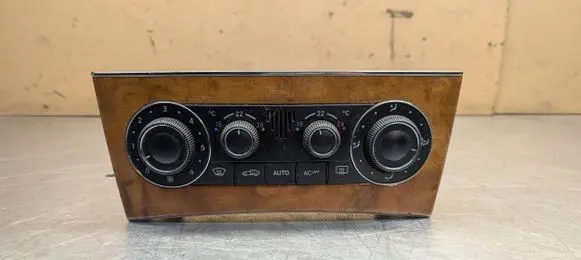Mercedes-Benz C W203 Climate control unit A2038303085 9140010525