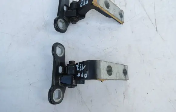 Volvo S90, V90 Front door lower hinge 31371555 A045572