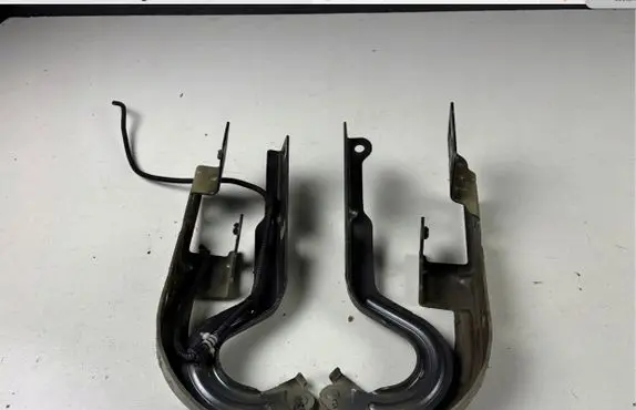 Peugeot 3008 I Engine bonnet/hood hinges 