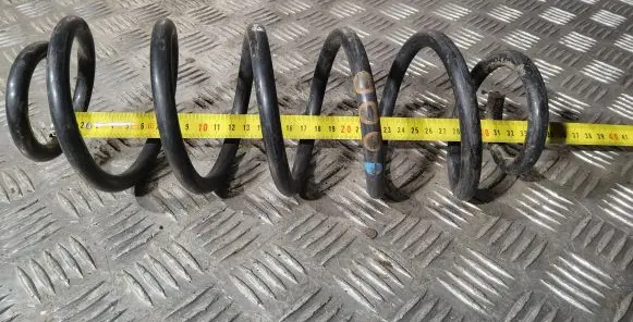 Volkswagen Golf V Rear coil spring