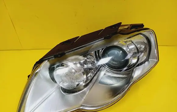 Volkswagen PASSAT B6 Headlight/headlamp 3C0941751G 89312650
