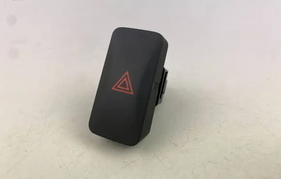 Nissan Leaf I (ZE0) Hazard light switch 63207 6Y23B