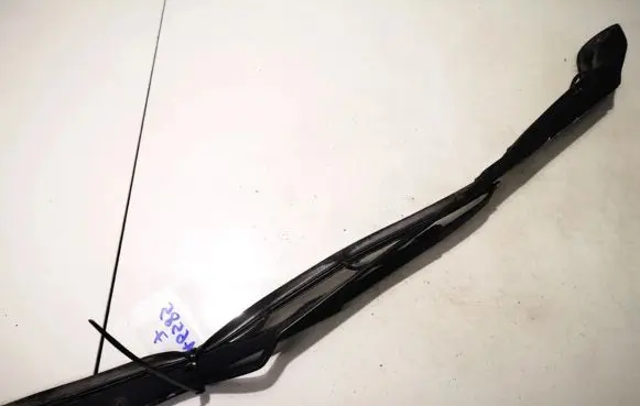 Front wiper blade arm